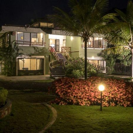 Golden Fields Resort Paud Exterior photo